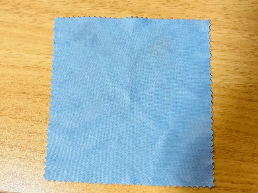 ルネサンスワックスを使用したクリーニングクロス