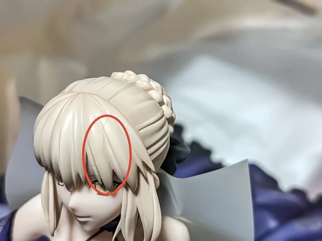 セイバーオルタ 宵闇の星Ver.の髪の塗装剥げ
