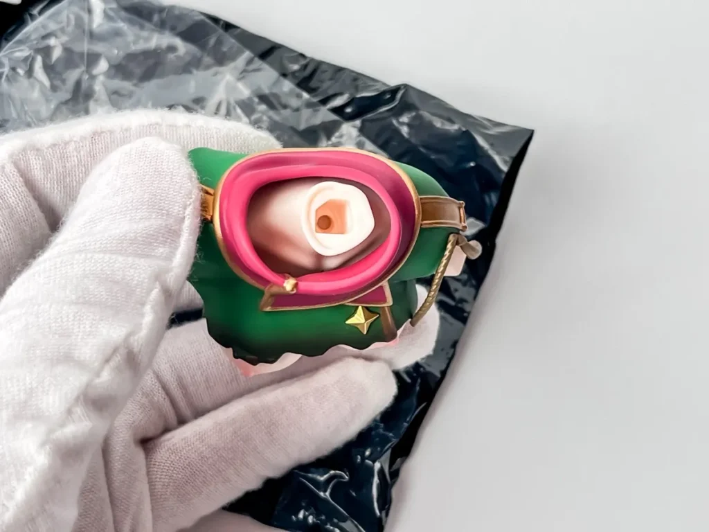 レオパルトフィギュアの衣装のはめ合わせ交換後