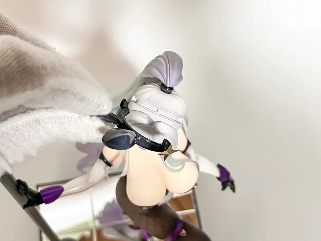 「キアサージ オールナイト・チャージVer.」フィギュアのウサ耳取り外し